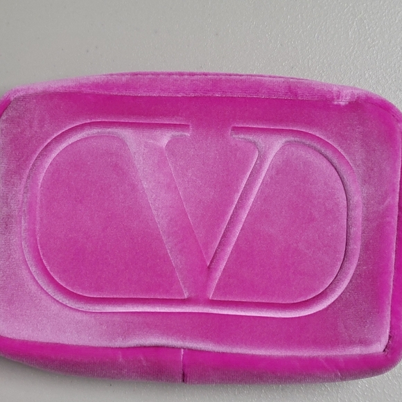 Valentino Beaury Small Pink Velvet Travel Pouch Makeup Wrislet Travel Bag. - Picture 4 of 10